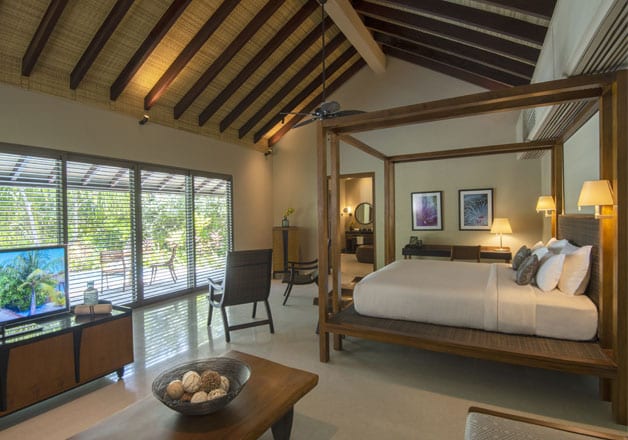 DELUXE BEACH POOL VILLA BEDROOM